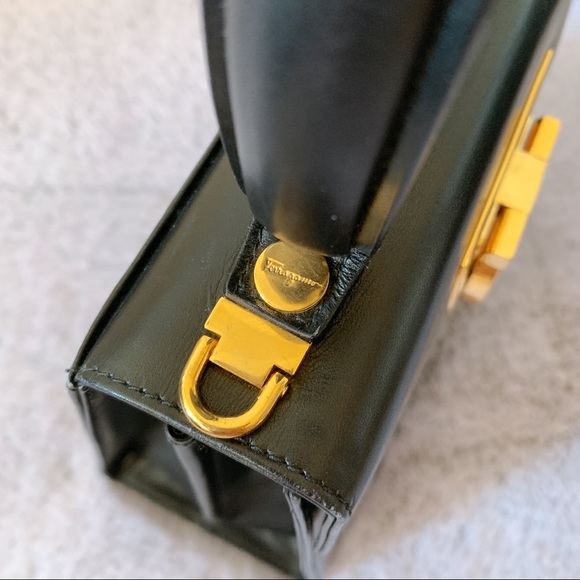 Salvatore Ferragamo Gancini 2 way handbag - Picture 4 of 9